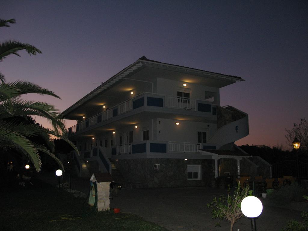 Seaview Aparthotel เนอาโปติไดอา ภายนอก รูปภาพ